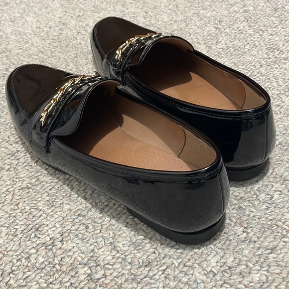 Le Chateau Patent Loafers - Picture 3 of 6